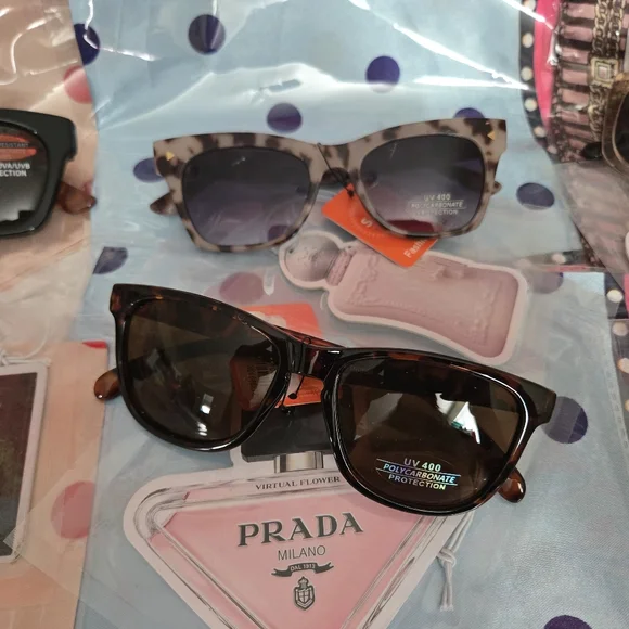 Sunnies, FRESHIES, & SCARVES Bundles - Picture 4 of 5